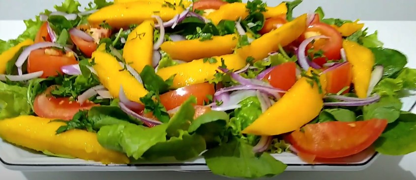 Receita de Salada Tropical Super Fácil de Fazer – Mesa e Sabor