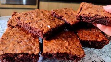 Faça o BROWNIE PERFEITO super cremoso e todo craquelado