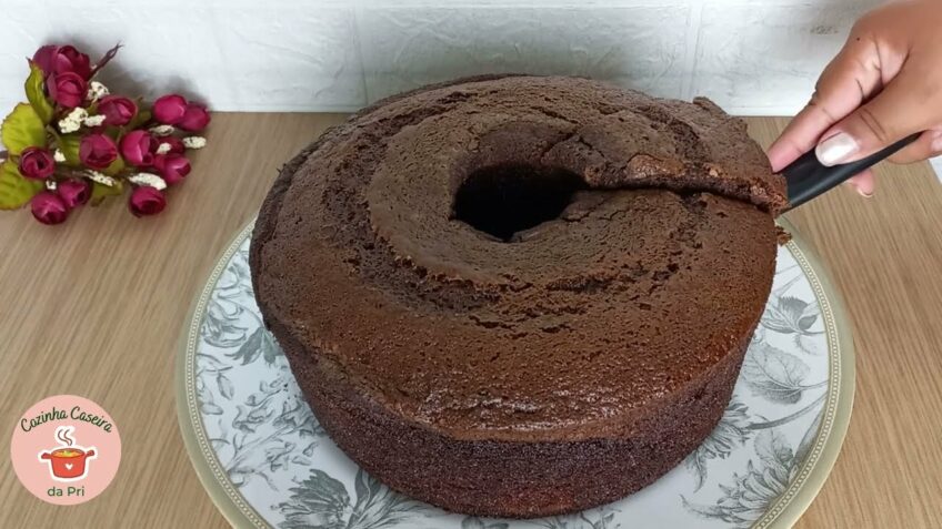 BOLO DE CHOCOLATE DE LIQUIDIFICADOR FOFINHO E DELICIOSO