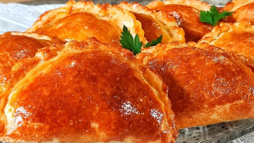 Com 2 INGREDIENTES faça a massa de PASTEL DE FORNO perfeita